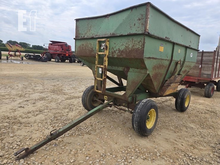 john-deere-1075-image-1