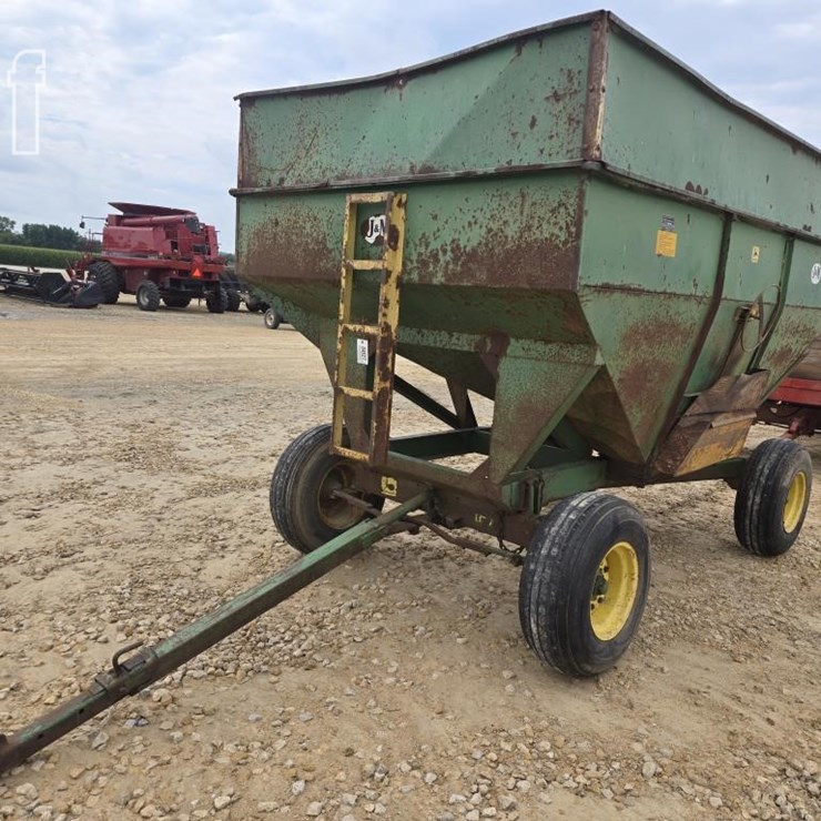 JOHN DEERE 1075