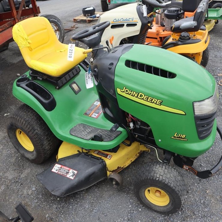JOHN DEERE L118