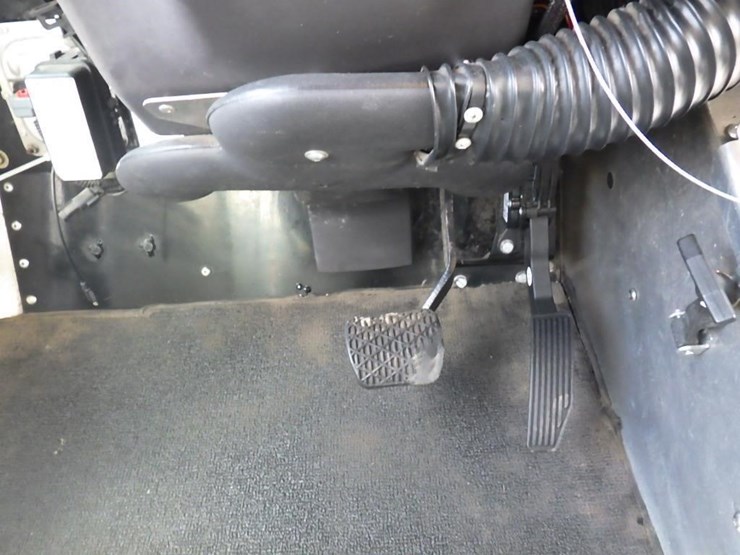 2012-freightliner-mt55-image-25