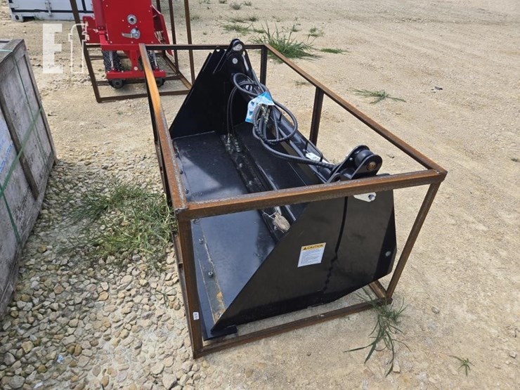 new-topcat-4-in-1-bucket-image-5