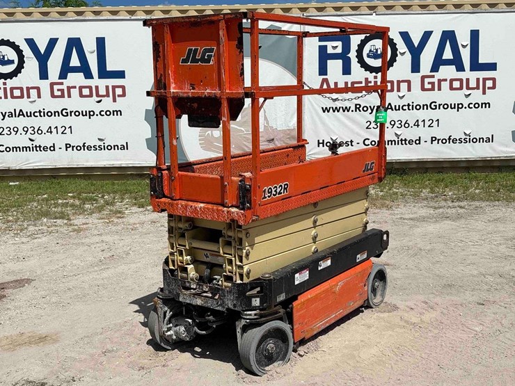 2017-jlg-1932r-image-1