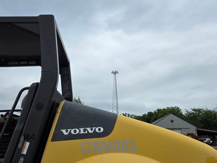 2011-volvo-sd100d-image-15