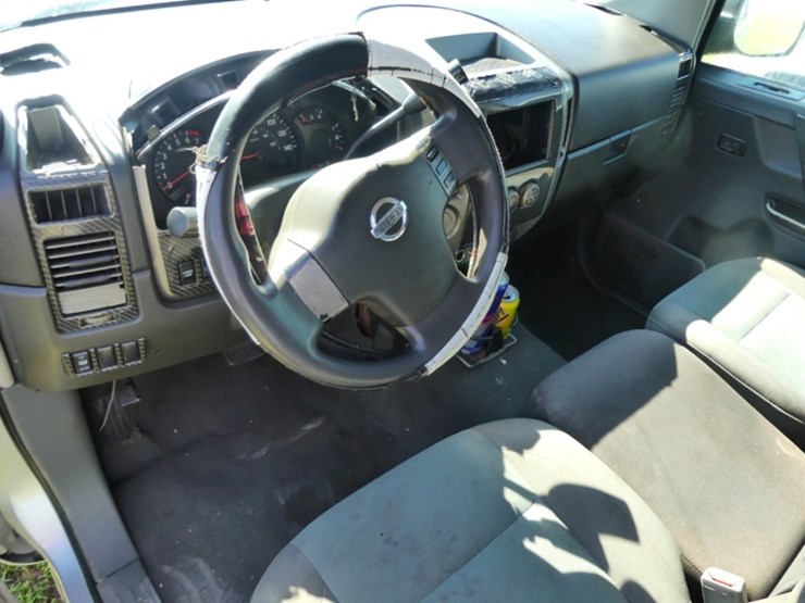 2005-nissan-titan-image-13