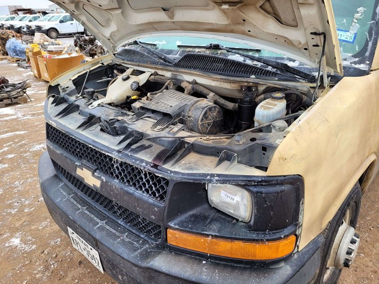 2011-chevrolet-express-3500-image-12