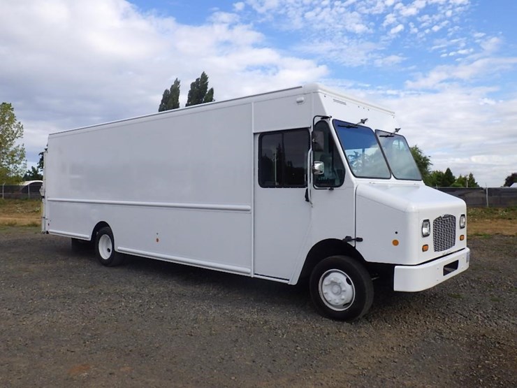 2012-freightliner-mt55-image-2