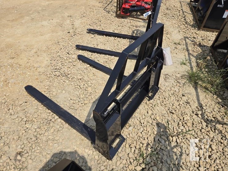 new-mower-king-skid-steer-quick-tach-pallet-forks-image-2