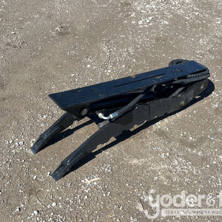 Unused GIYI Hydraulic Thumb, c/w Hoses to suit 7-9 Ton Excavator