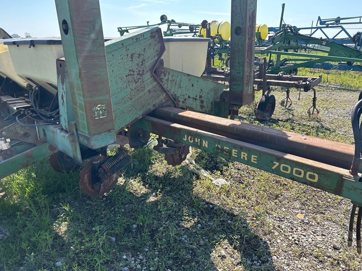 john-deere-7000-image-4