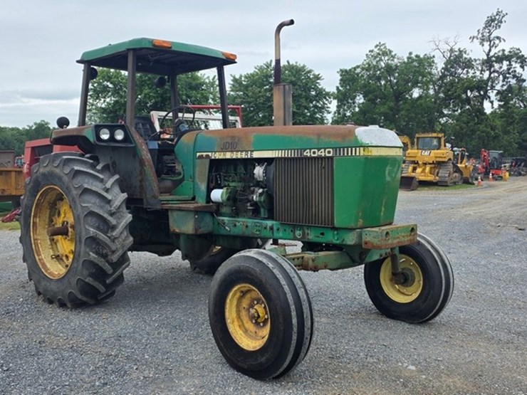 john-deere-4040-image-2