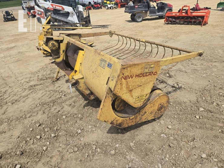 new-holland-900w-image-8