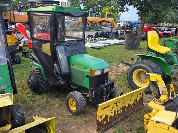 john-deere-445-image-1