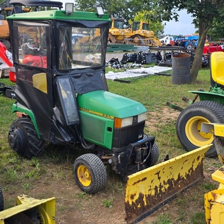 JOHN DEERE 445