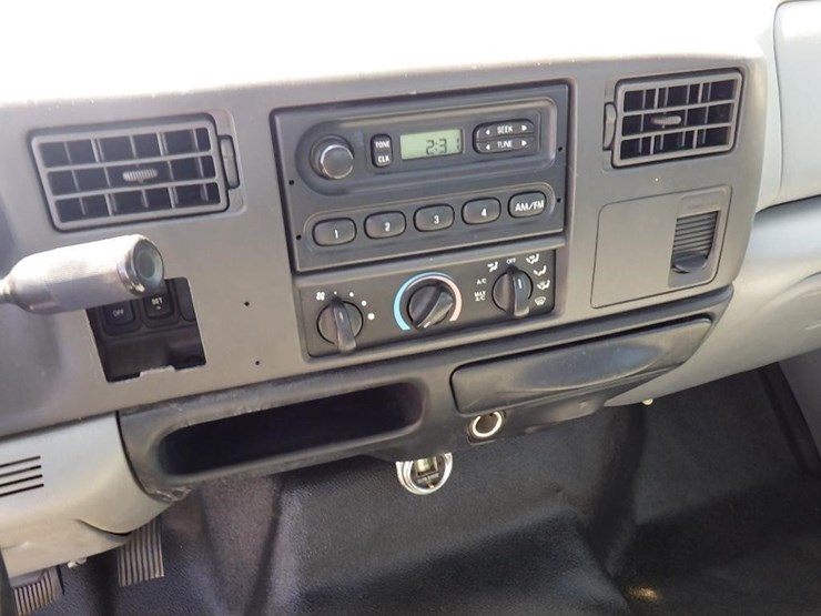 2005-ford-f750-image-22