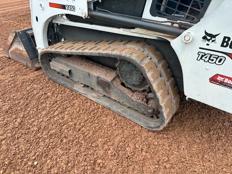 2017-bobcat-t450-image-9