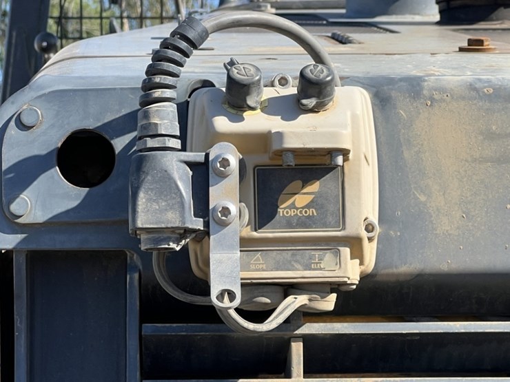 deere-750j-lgp-image-23