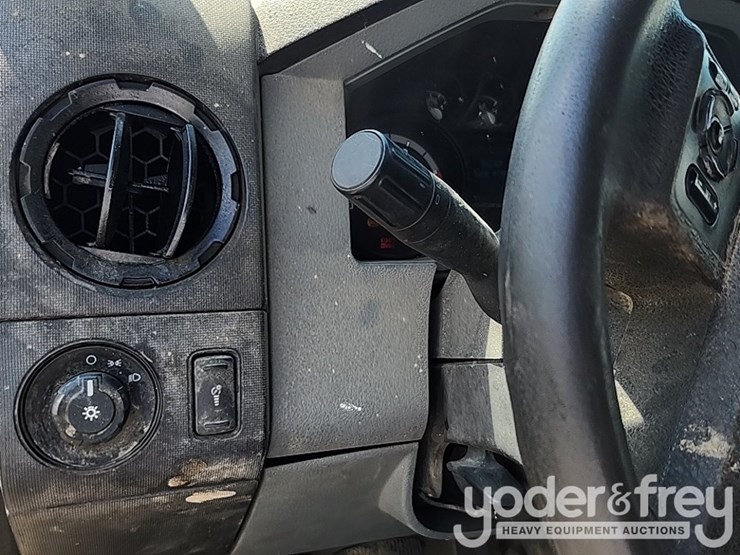 2012-ford-f550-image-33