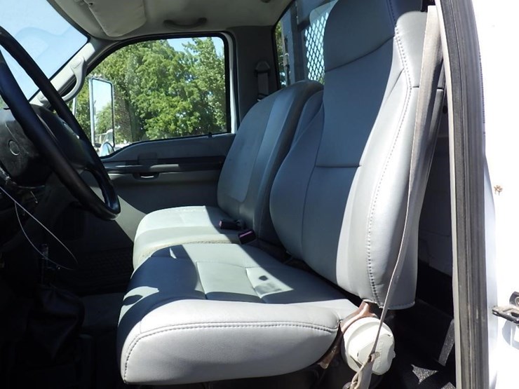 2005-ford-f750-image-18