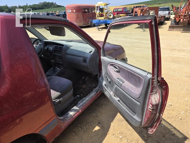 2000-chevrolet-tracker-image-6