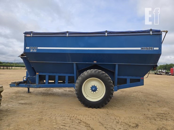 1999-kinze-1040-image-5