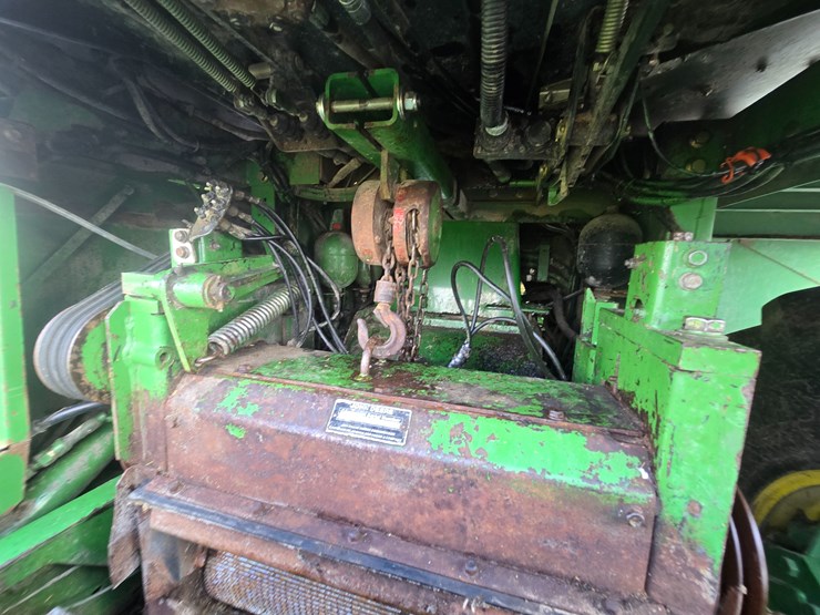 2002-john-deere-6850-image-16