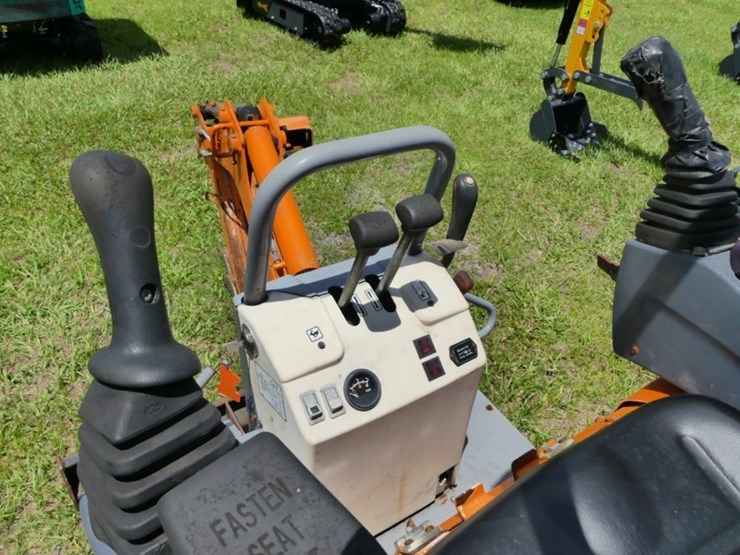 2018-bobcat-e10-image-10