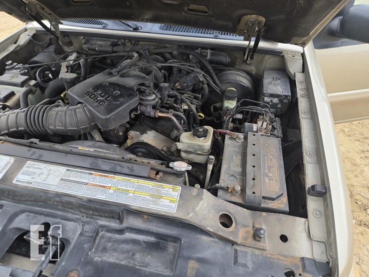 2001-ford-explorer-sport-trac-image-24