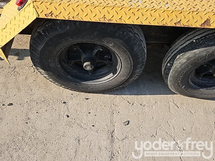 2002-tandem-axle-tagalong-equipment-trailer-w/-level-deck-between-wheels-(no-title)-image-14