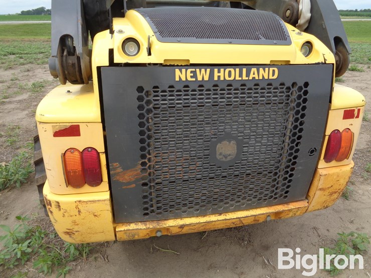 2013-new-holland-l230-image-16