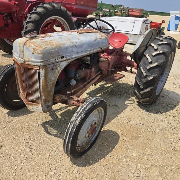 FORD 8N
