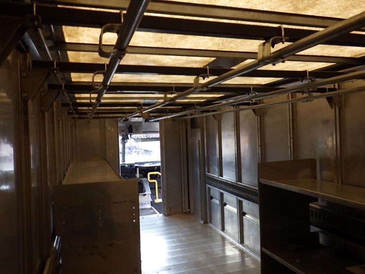 2012-freightliner-mt55-image-13