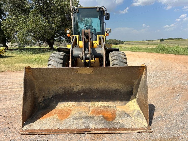 2012-deere-544k-image-13