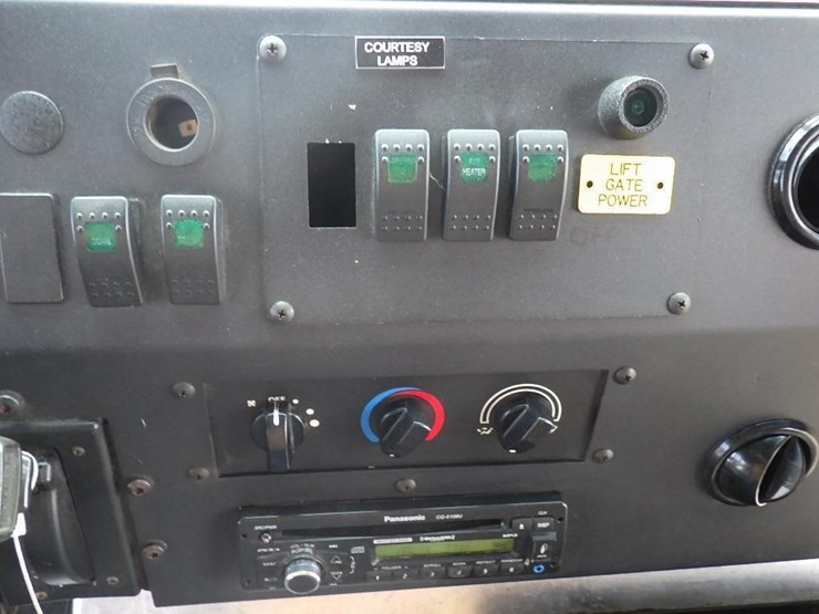 2012-freightliner-mt55-image-23
