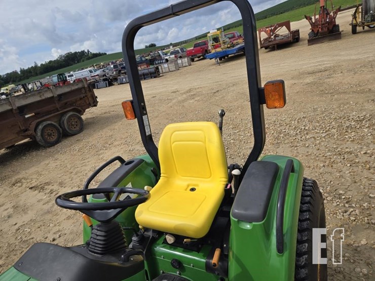 2000-john-deere-4400-image-10