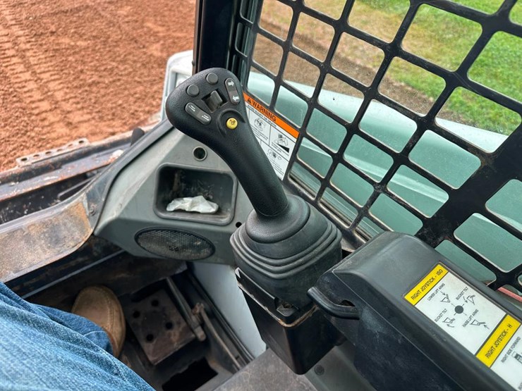 2017-bobcat-t450-image-36