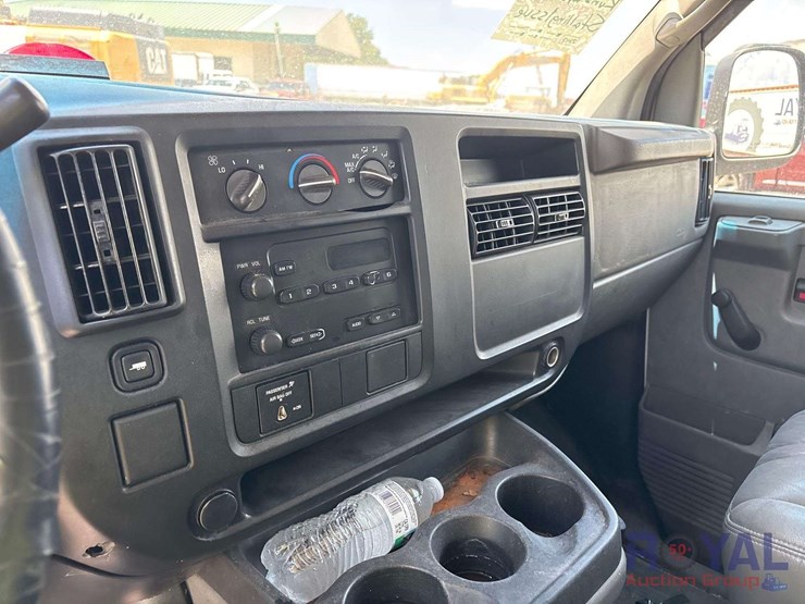 2006-chevrolet-express-3500-image-17