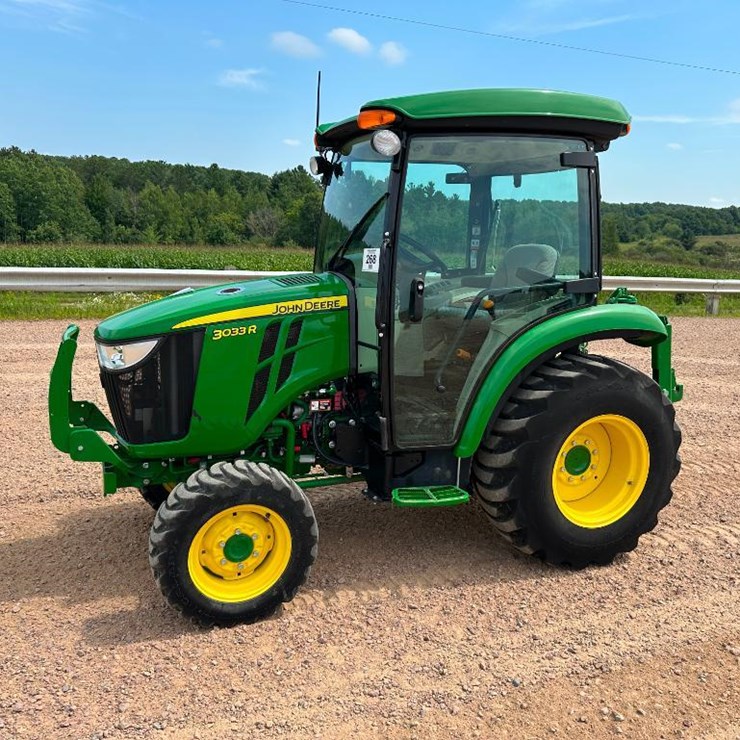 2018 JOHN DEERE 3033R