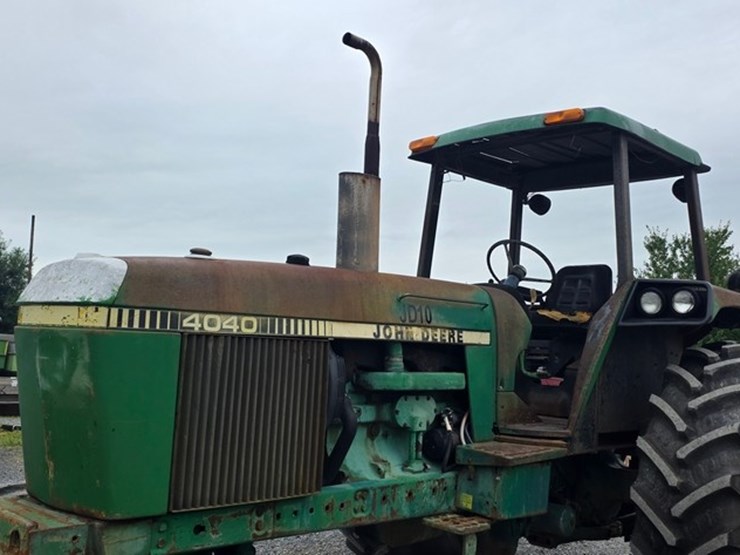 john-deere-4040-image-29