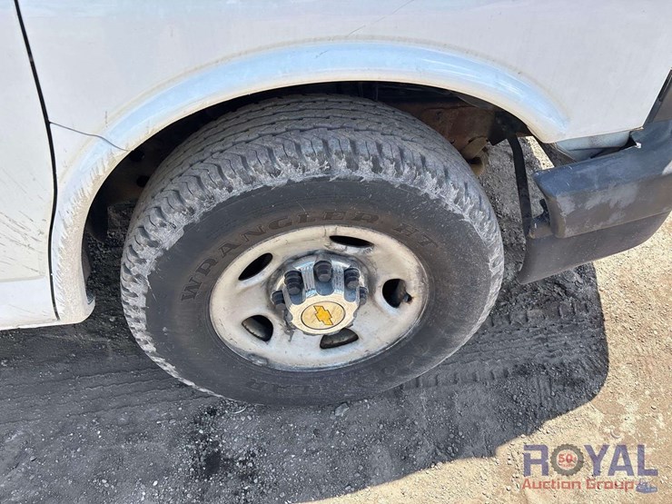 2006-chevrolet-express-3500-image-33