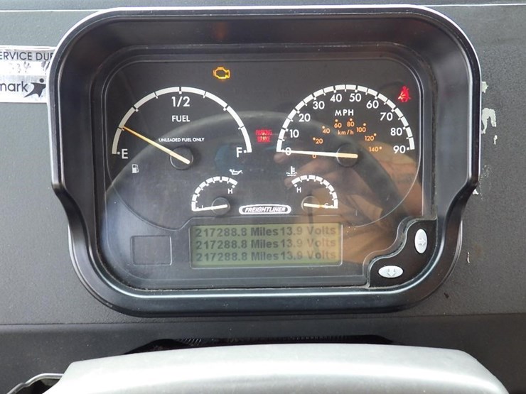 2012-freightliner-mt55-image-19