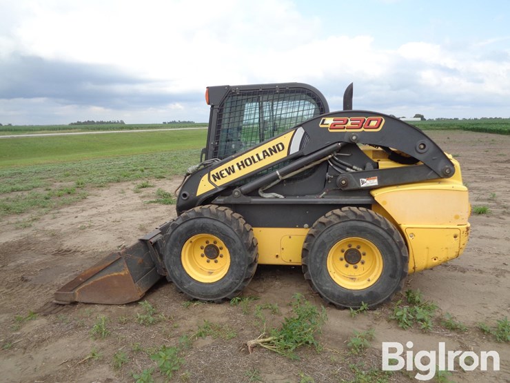2013-new-holland-l230-image-8
