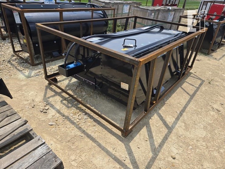 new-mower-king-skid-steer-74"-broom-image-2