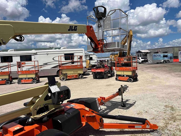 2017-jlg-t350-image-24