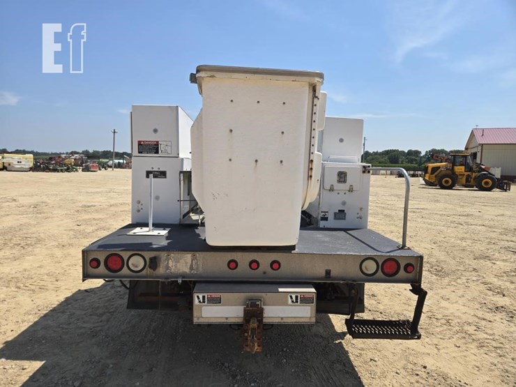 2009-ford-f550-image-14