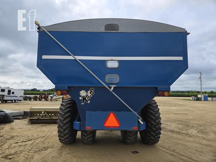 1999-kinze-1040-image-7
