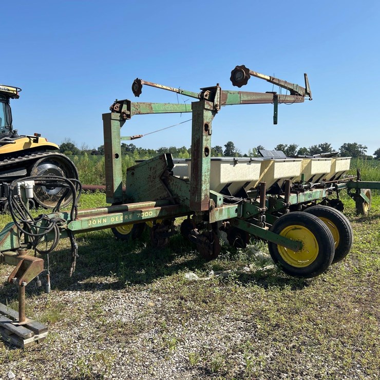 JOHN DEERE 7000