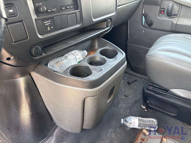 2006-chevrolet-express-3500-image-18