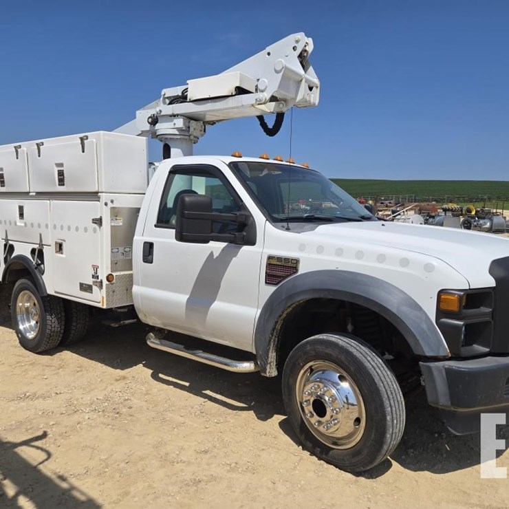 2009 FORD F550