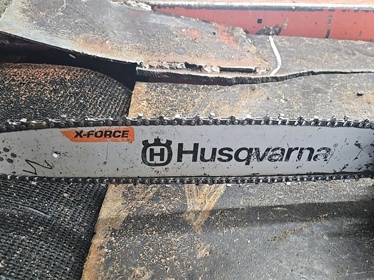 #100-•-2023-husqvarna-550-xp-chain-saw-image-5