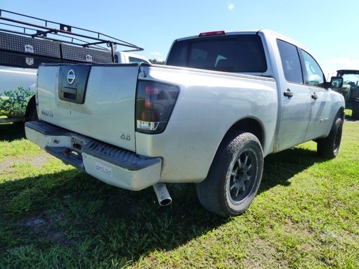 2005-nissan-titan-image-3